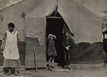 Túp lều tạm của một gia đình ở Hạt Kern, California (Ảnh chụp năm 1936)